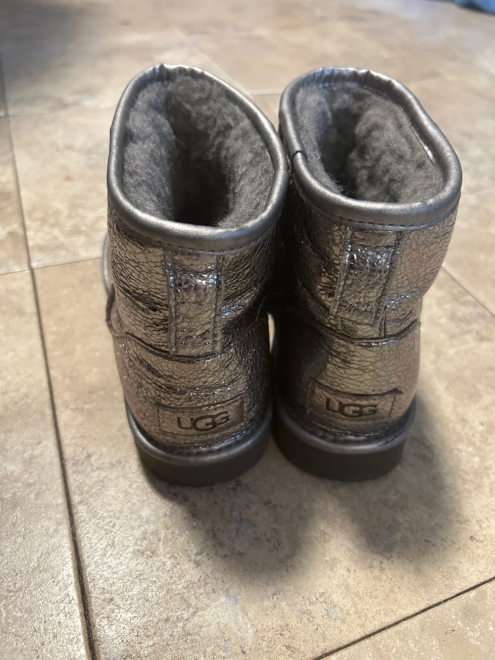 UGG Metallic Crackle Mini Boots - Silver Gray